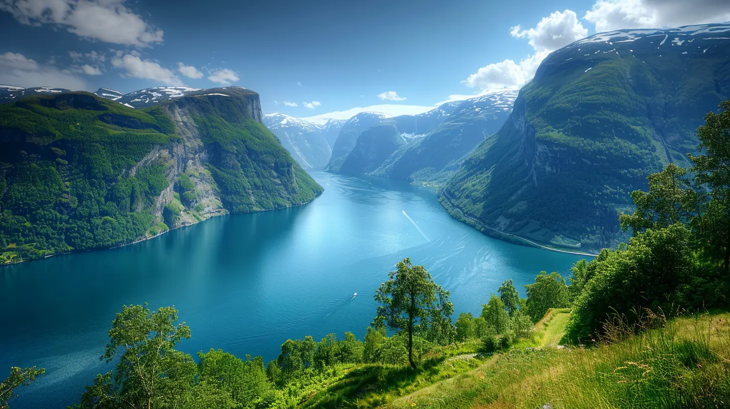 Norway’s Geirangerfjord: A Majestic Glacial Landscape